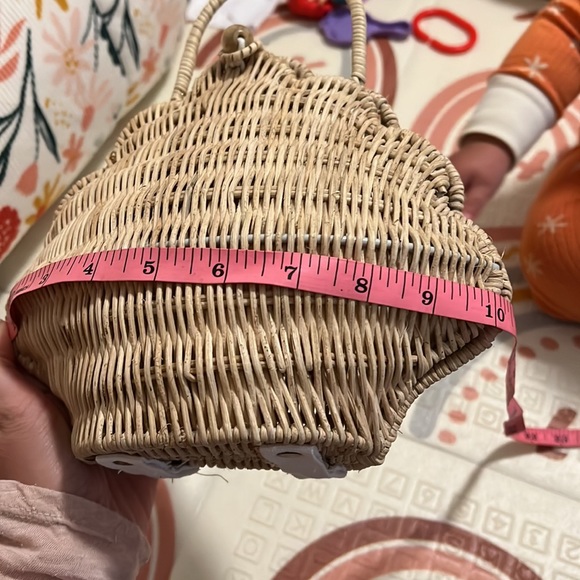 COPY - Rattan shell basket - Picture 5 of 7
